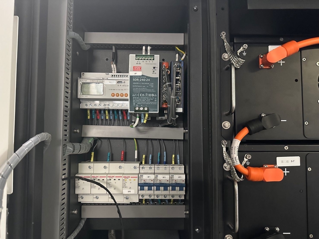 125 KW 야외 액체 냉각 에너지 저장 시스템 데이터 센터 백업용 캐비닛