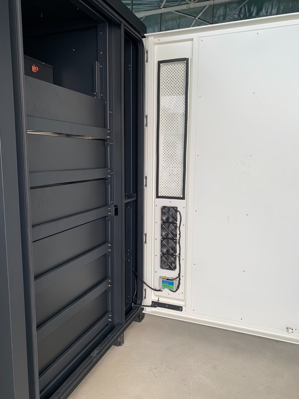 2200kg LFP 배터리 케이스, C&i 에너지 배터리 캐비닛 110 Kw 액체 냉각 방법