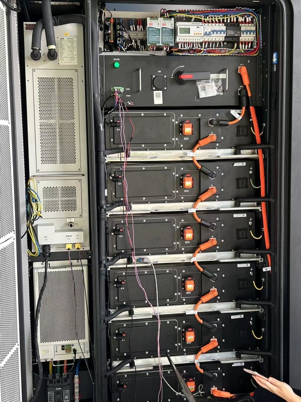 소음 65 DB 1m 시스템 120kW 258kWh 배터리 캐비닛 C&I 에너지 저장