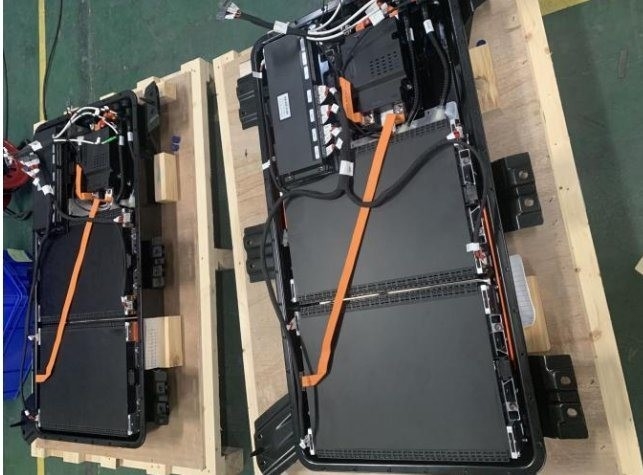 높은 방출 속도 8c 131.4V 34ah Nmc 전기 차량 배터리 Phev 배터리 팩
